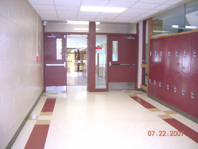 A typical hallway with authentic lockers.